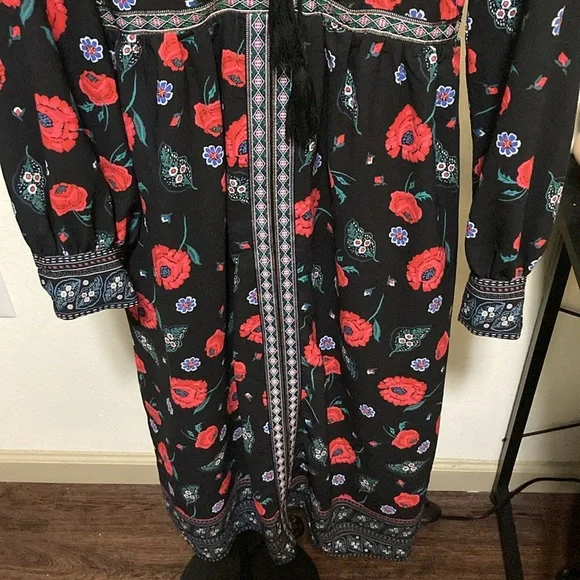 Flower Dress 🌹 - Picture 4 of 7